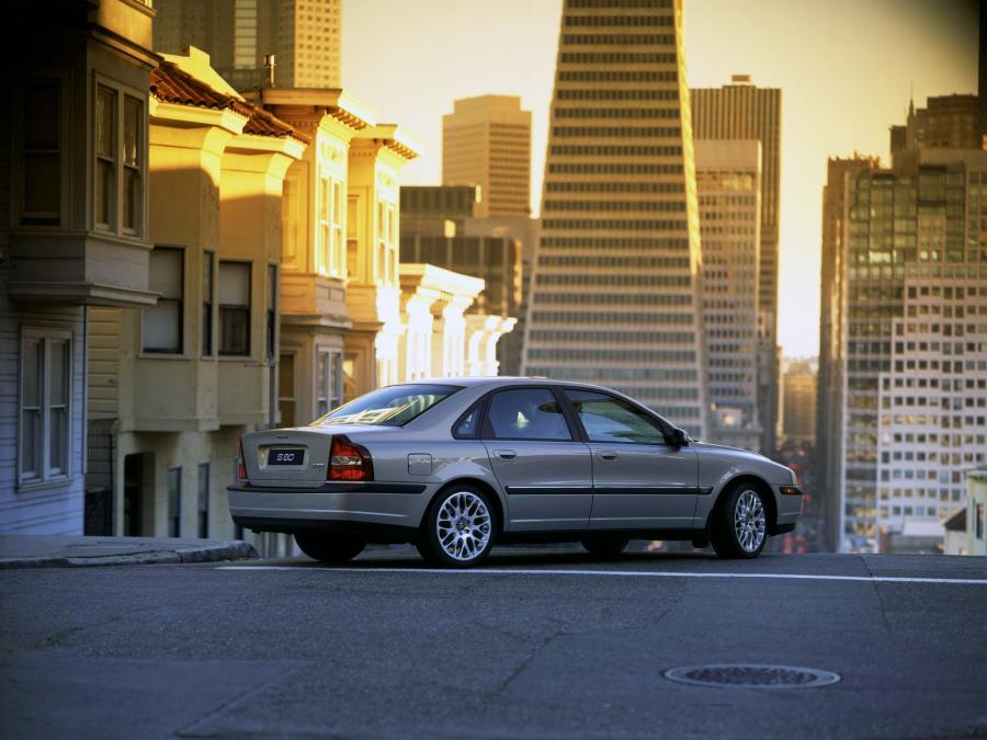  Volvo S80 T6 1998 года  (фото 10 из 10)